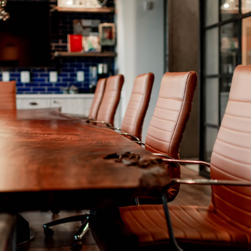 Modern Ofis Mobilyalarında 2025 Tasarım Trendleri